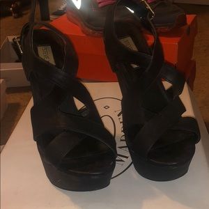 Steve Madden black wedge